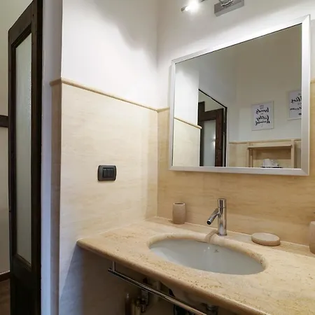 Elegant In Porta Romana - Tiraboschi Apartment